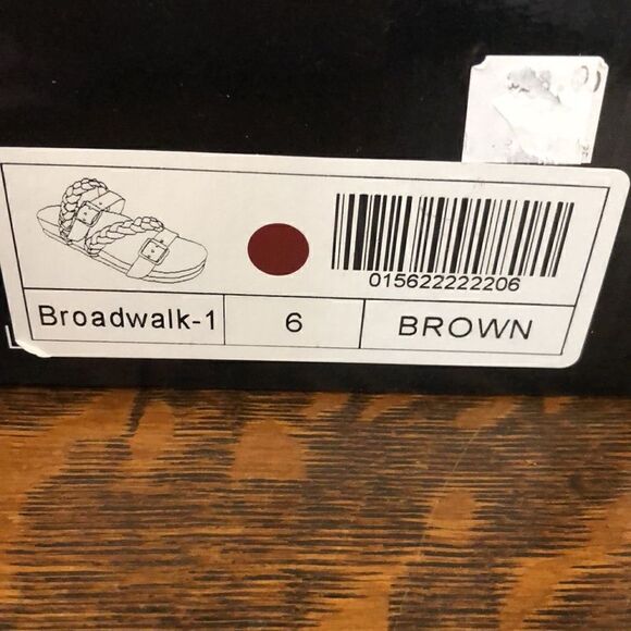 NEW Mata Broadwalk Slides NWT - Picture 8 of 13